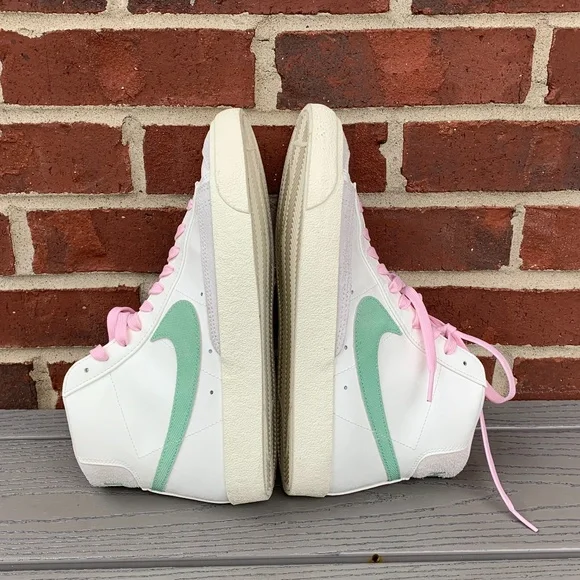 NEW-Nike Blazer Mid '77 Vintage Sneaker (men’s 9/women’s 10.5) NWOT - Picture 7 of 13